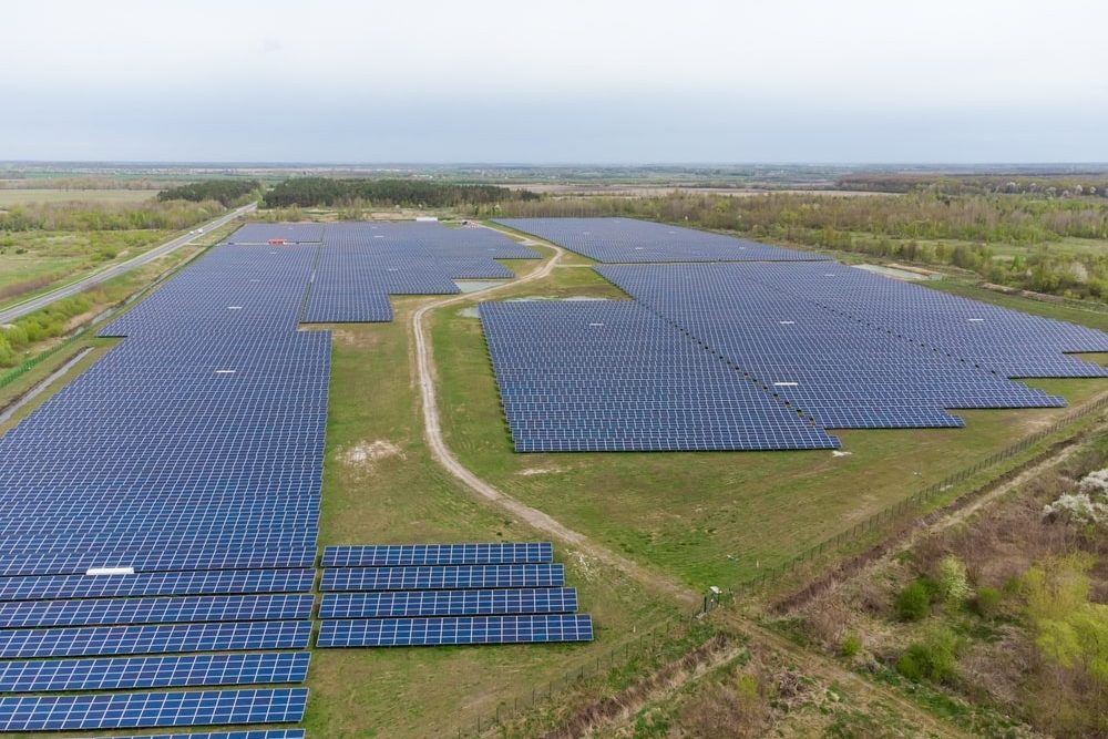 terrain privilégier pour installer une centrale solaire au sol